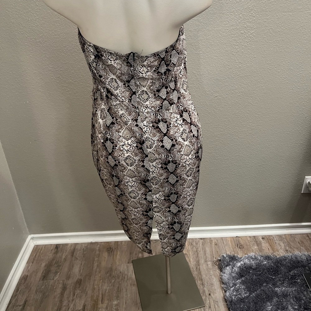 Dress - Picture 2 of 2